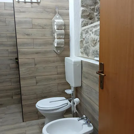 Apartment Girotondo Bad